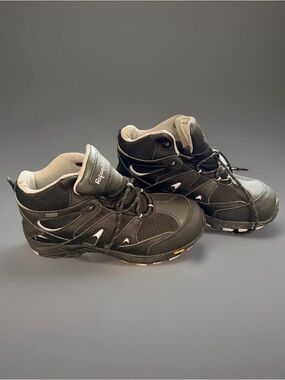 RefrigiWear Men’s 9.5 Waterproof Composite Toe Work Boots Vibram